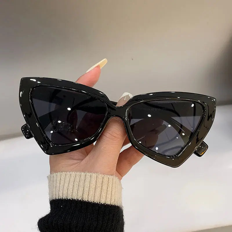 Vintage Cat Eye Sunglasses Women Small Frame Retro Sunglass UV400 Protection Sun Glasses Fashion Trendy Shades Glasse Eyewear