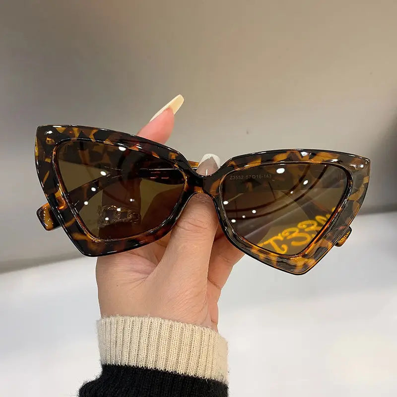 Vintage Cat Eye Sunglasses Women Small Frame Retro Sunglass UV400 Protection Sun Glasses Fashion Trendy Shades Glasse Eyewear