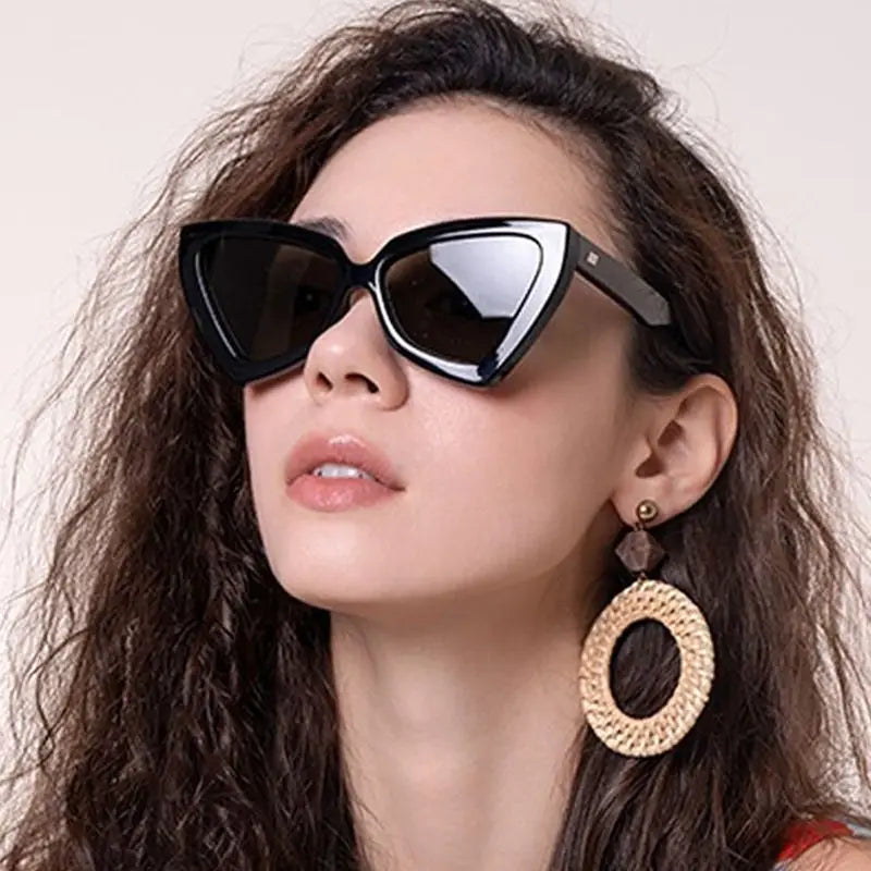 Vintage Cat Eye Sunglasses Women Small Frame Retro Sunglass UV400 Protection Sun Glasses Fashion Trendy Shades Glasse Eyewear