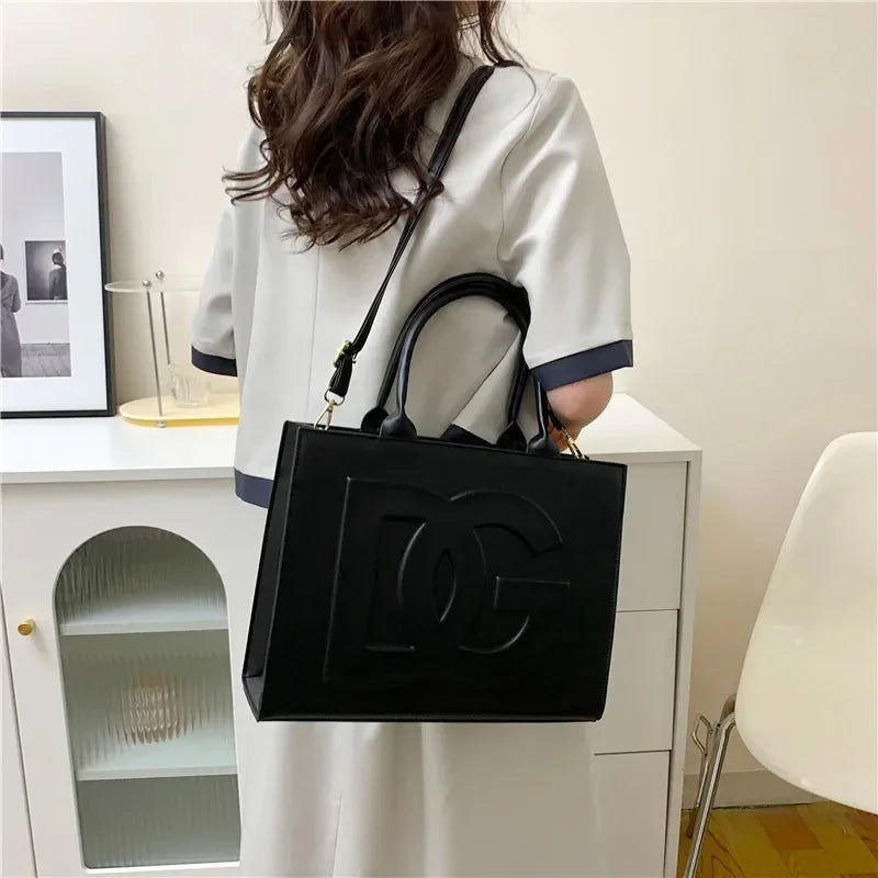 2023 new lettering embossed Tote bag large capacity crossbody bag portable