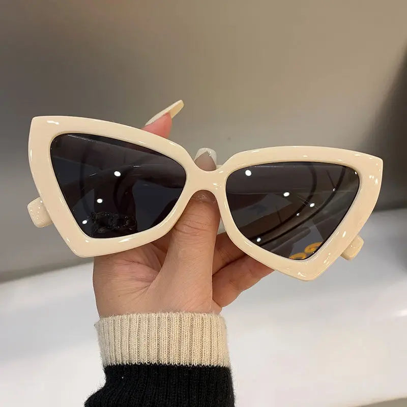 Vintage Cat Eye Sunglasses Women Small Frame Retro Sunglass UV400 Protection Sun Glasses Fashion Trendy Shades Glasse Eyewear